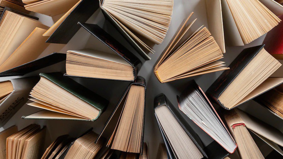 2 autentyczne bestsellery w języku angielskim, które nie pozostawią cię obojętnym